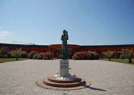 Regina Del Mare Family Village 度假村 加兰布鲁恩