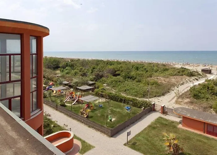 אתר נופש Regina Del Mare Family Village קלאמברונה