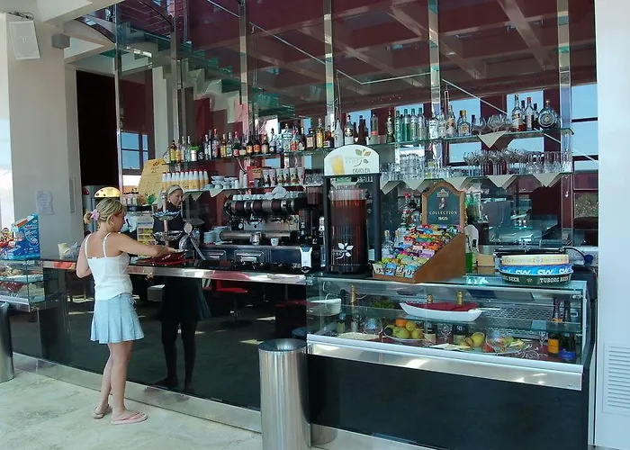 אתר נופש Regina Del Mare Family Village קלאמברונה
