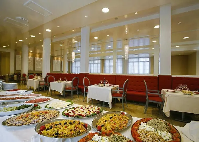 אתר נופש Regina Del Mare Family Village קלאמברונה