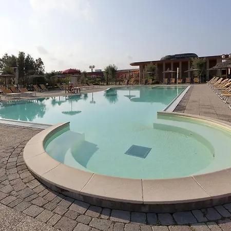 Resort Regina Del Mare Family Village